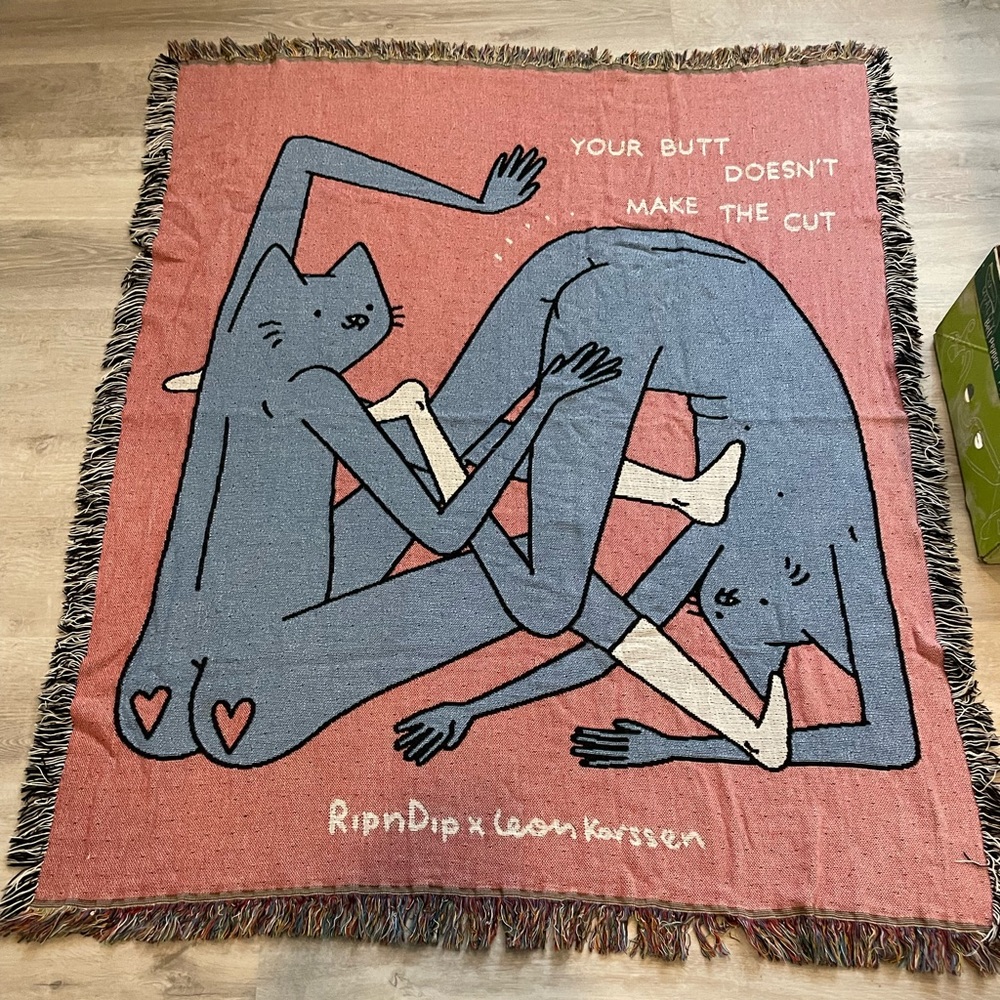 RIPNDIP X LEON KARSSEN BLANKET RARE!!!!
ONE SIZE
Cotton dyed yarn